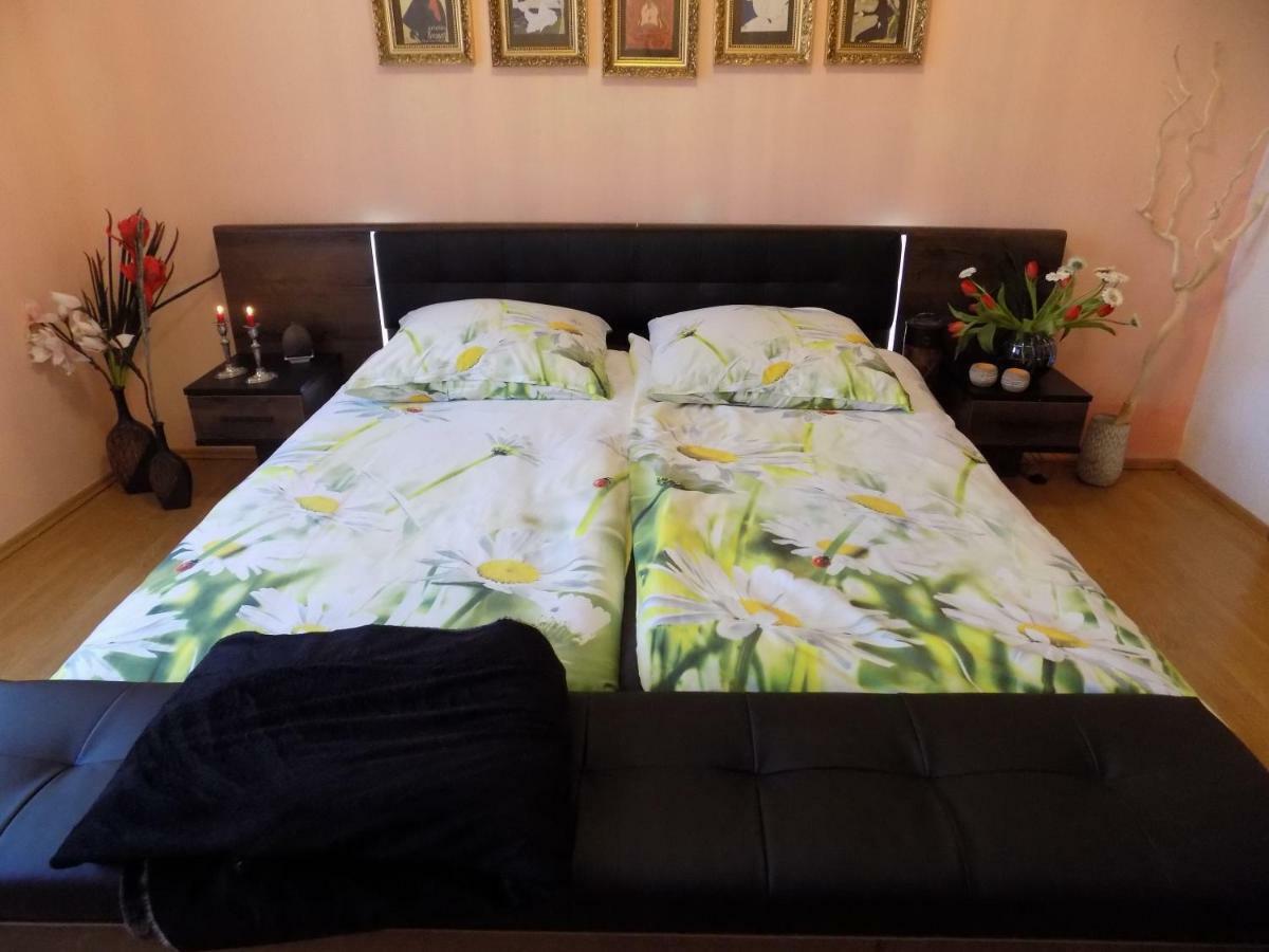 Appartement Landhaus Florian à Rovensko pod Troskami Extérieur photo