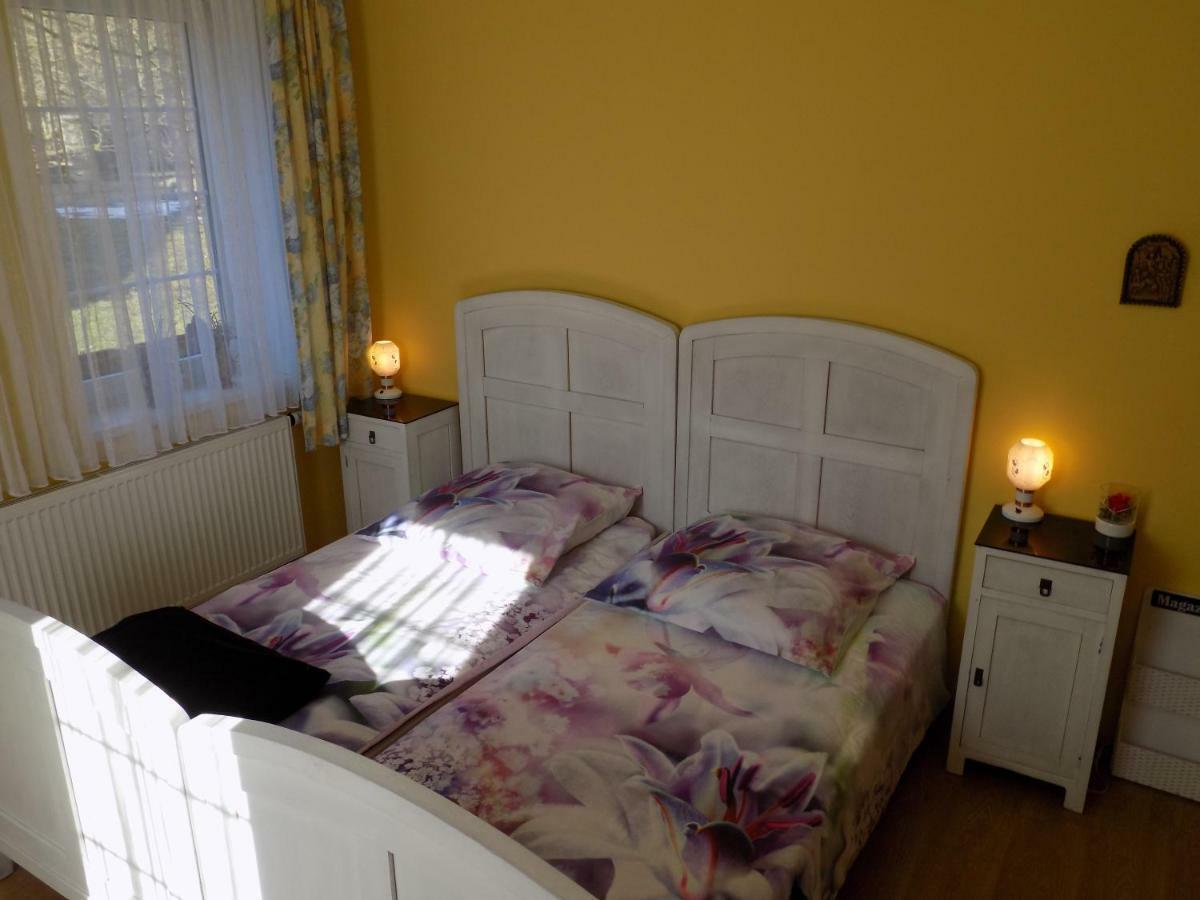 Appartement Landhaus Florian à Rovensko pod Troskami Extérieur photo